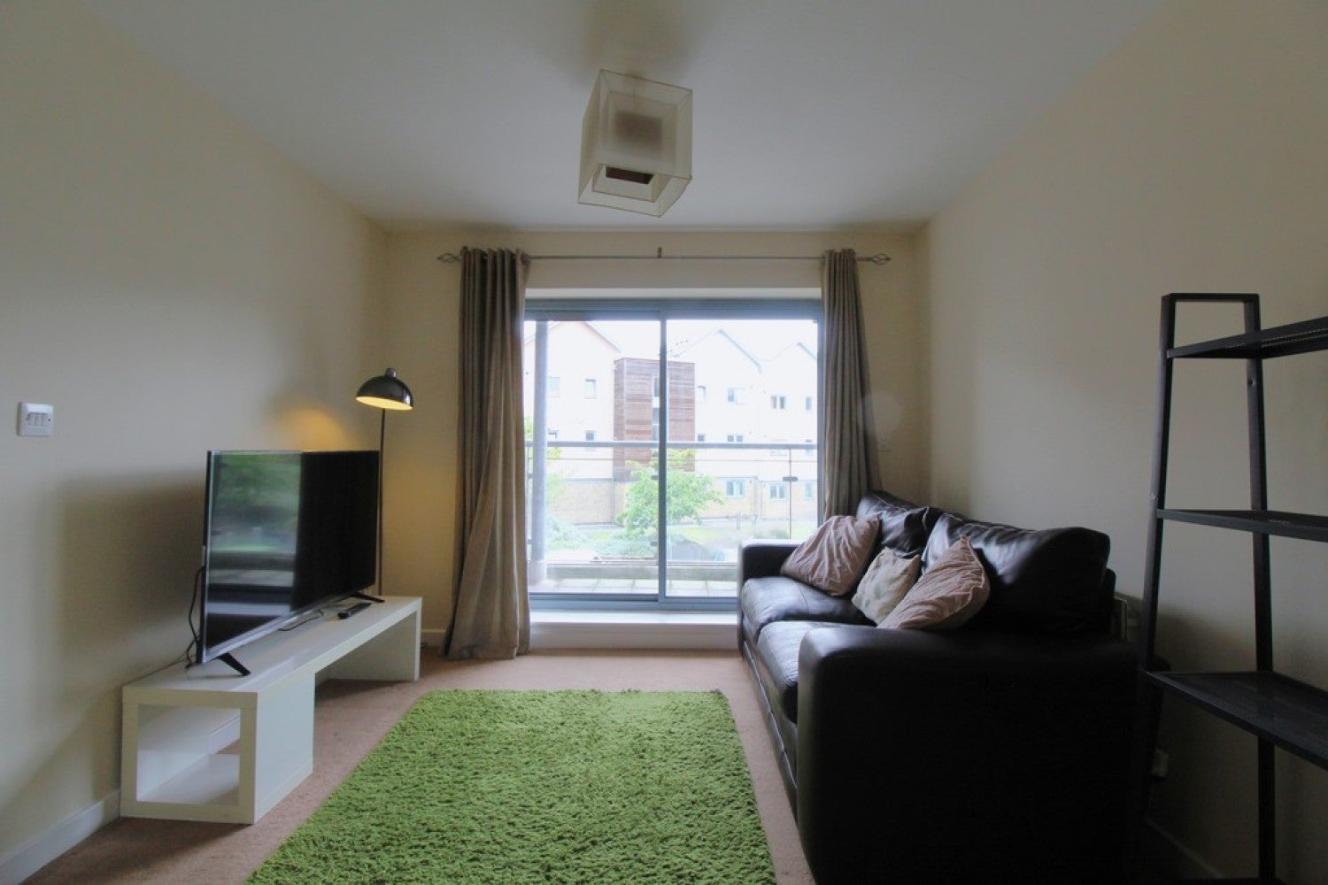 Flat Quayside Drive in Colchester