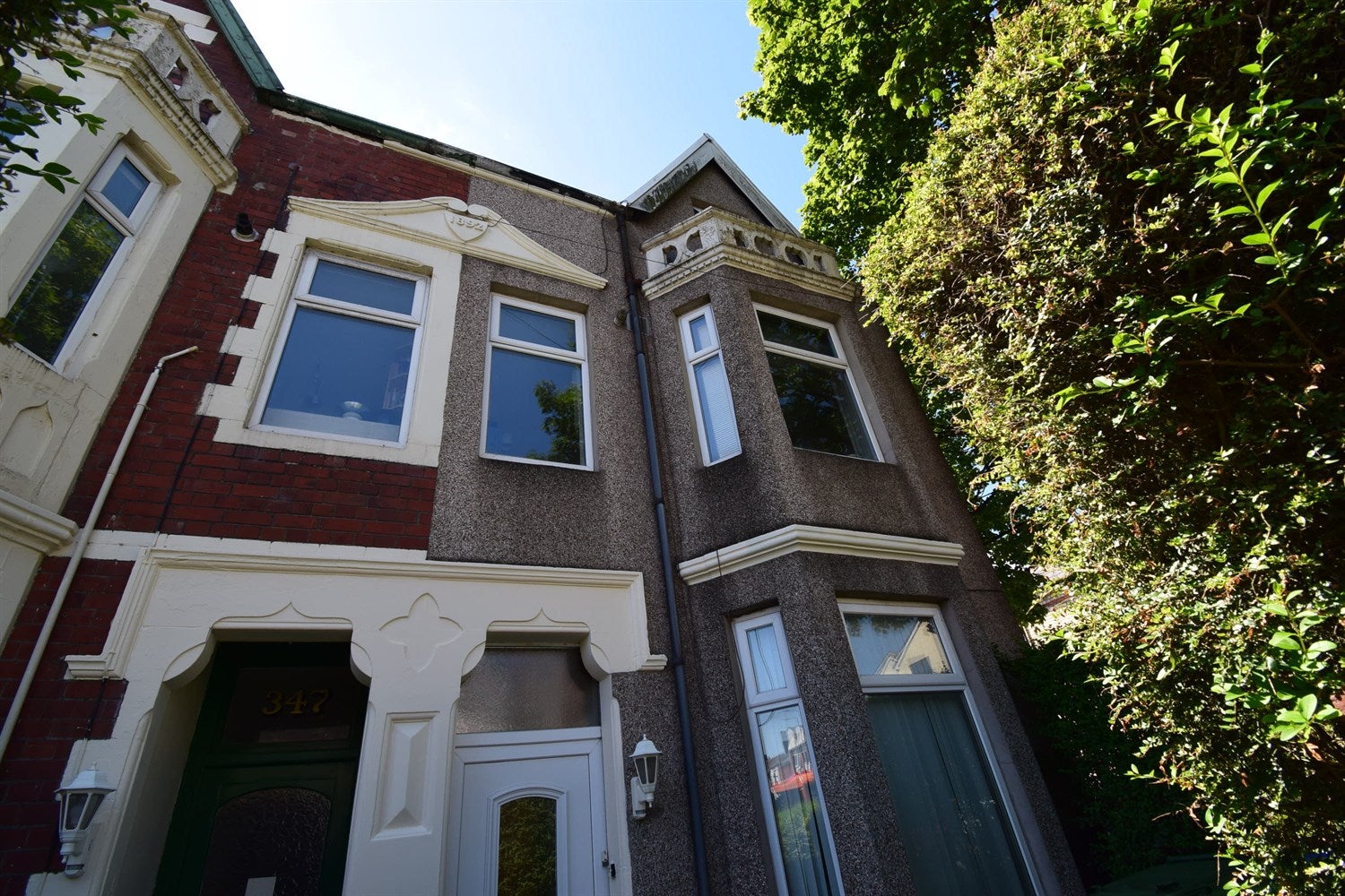 Flat Cowbridge Road East in Cardiff