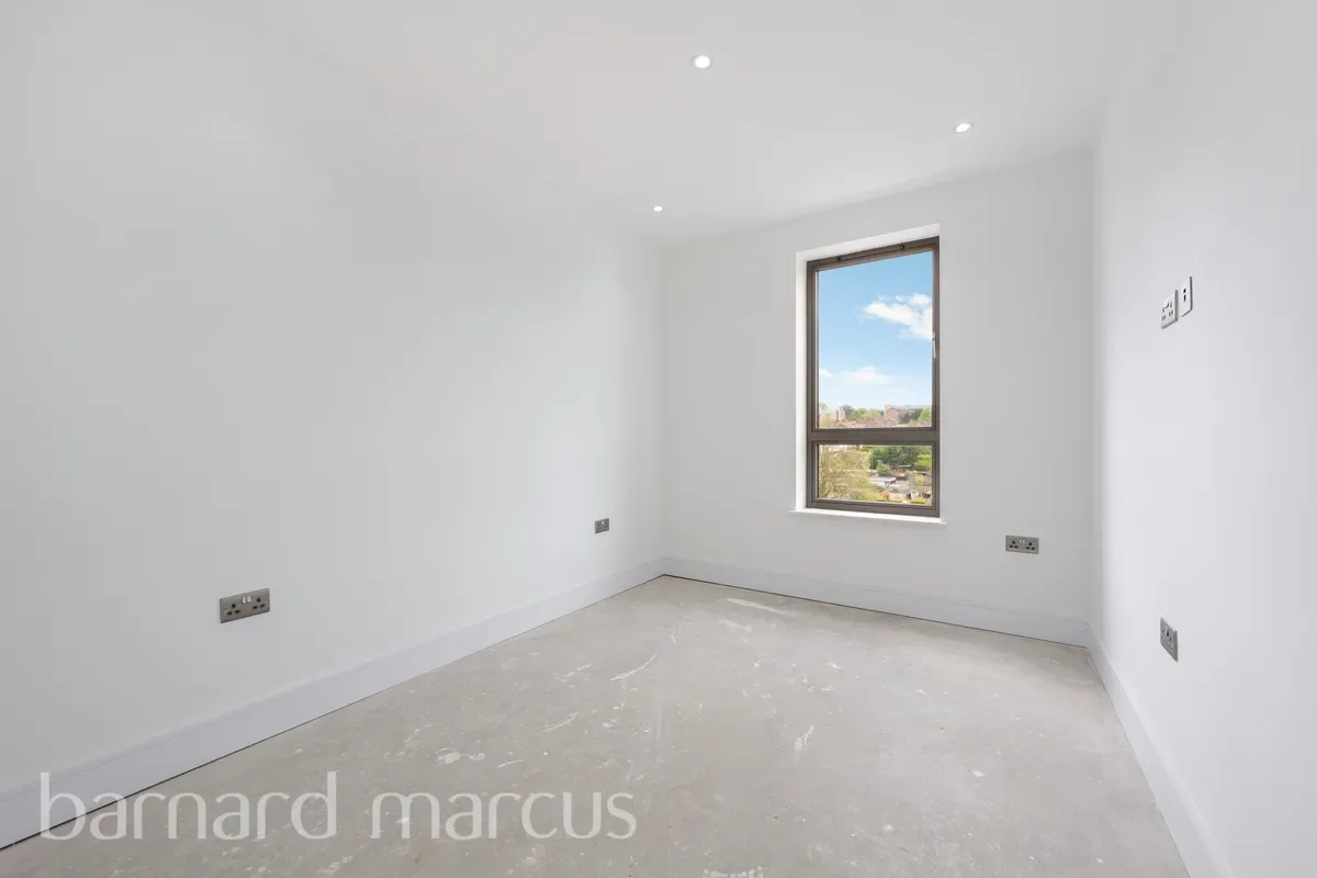 Flat Westmead Road in Greater London