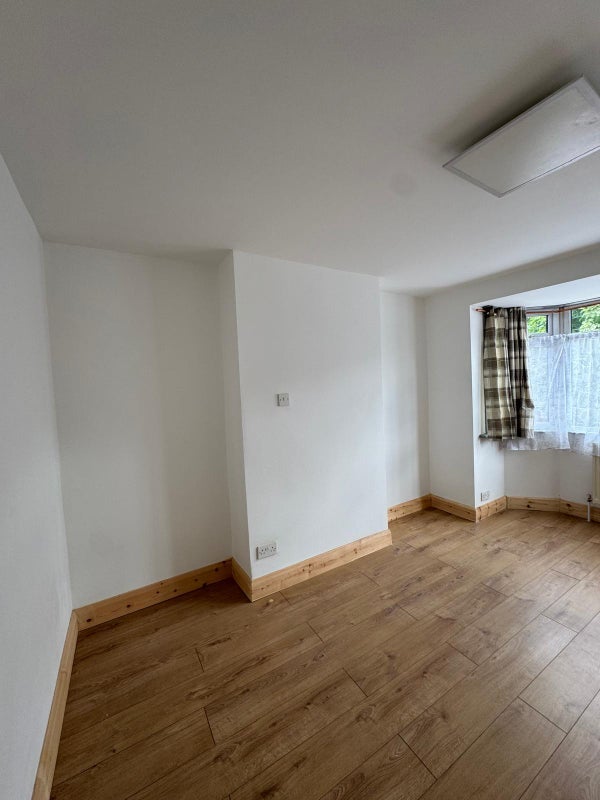 Room Carnanton Road in Greater London