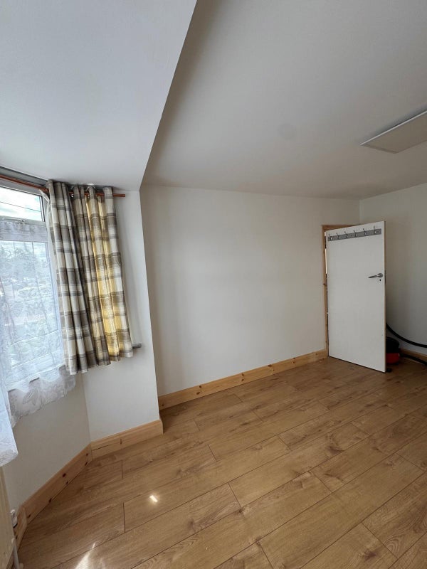 Room Carnanton Road in Greater London