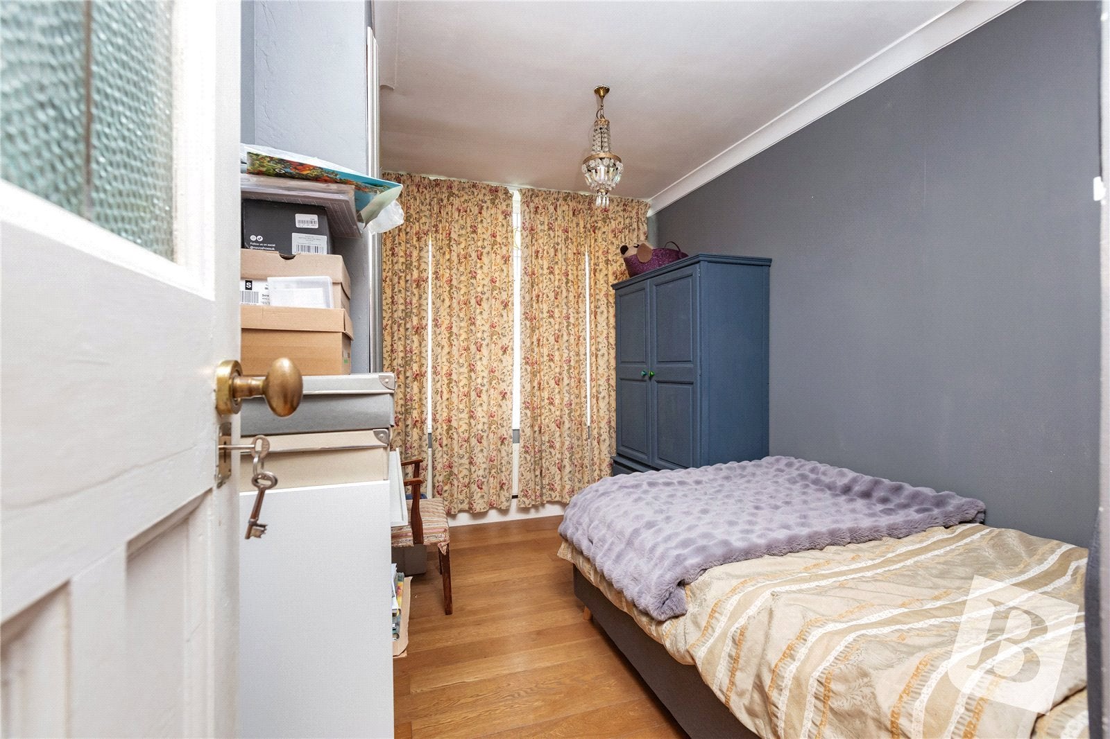 House Westrow Gardens in Greater London