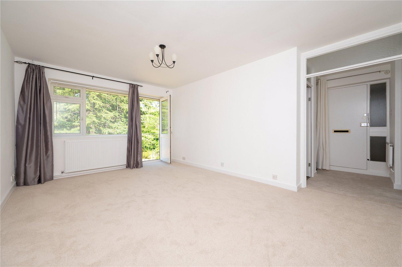 Flat Carlisle Avenue in St Albans