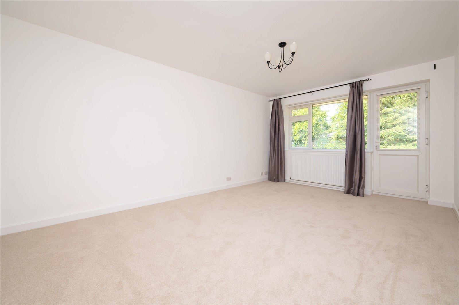 Flat Carlisle Avenue in St Albans