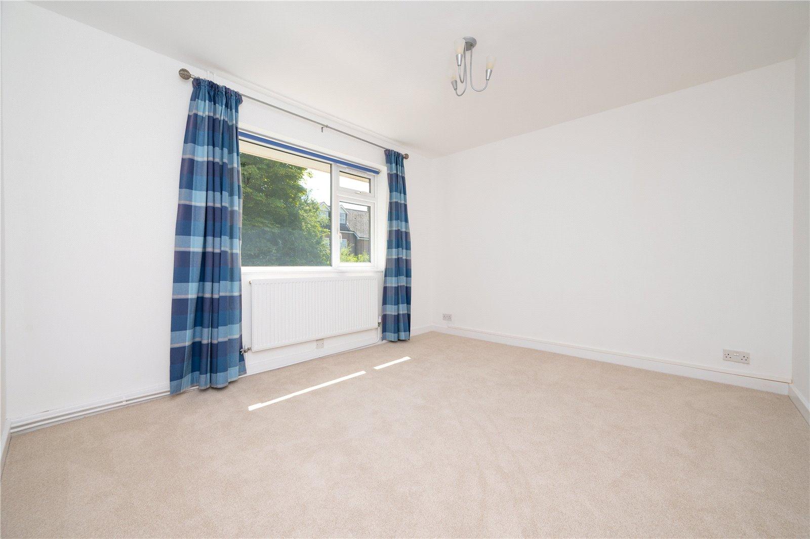 Flat Carlisle Avenue in St Albans