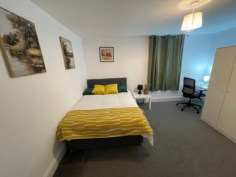 Room Derby Street in Mansfield
