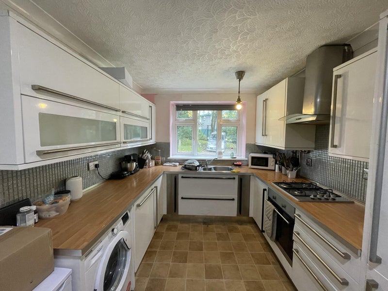 Room Durford Crescent in Greater London