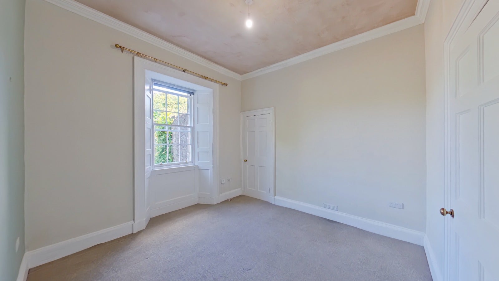 Flat Forth Place in Stirling
