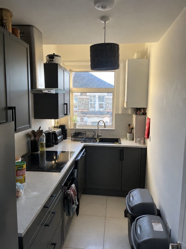 Room Sandmere Road in Greater London