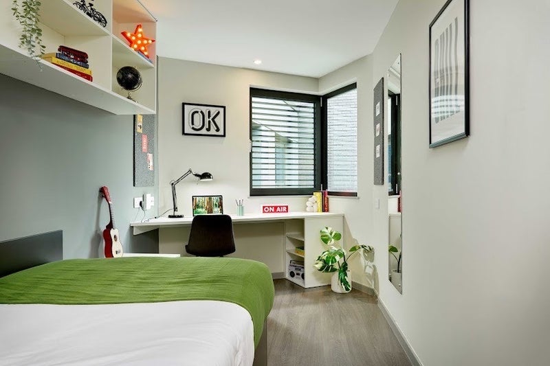Room Hales Street in Coventry