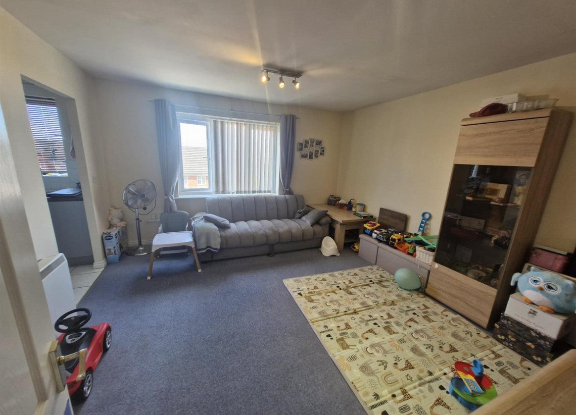 Flat Alverley Road in Coventry