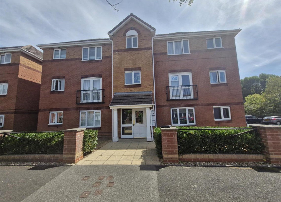Flat Alverley Road in Coventry