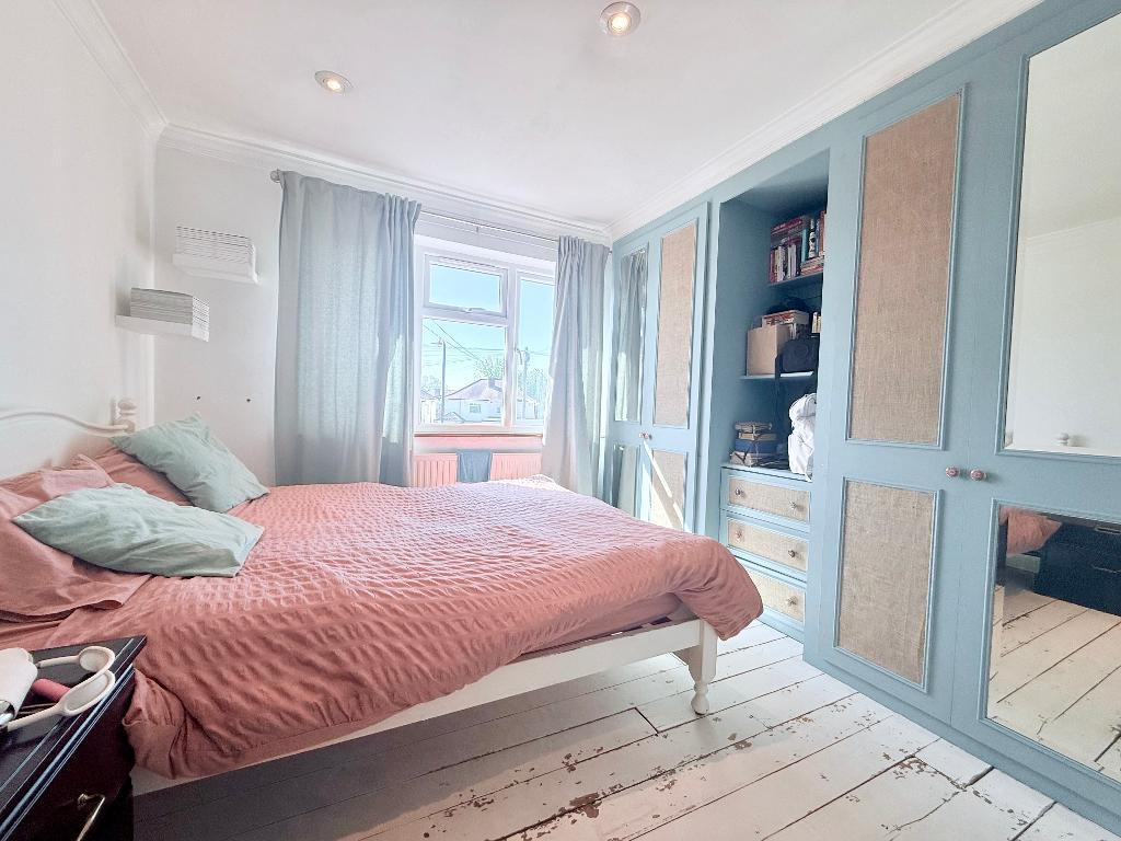Room Gurney Road in Greater London
