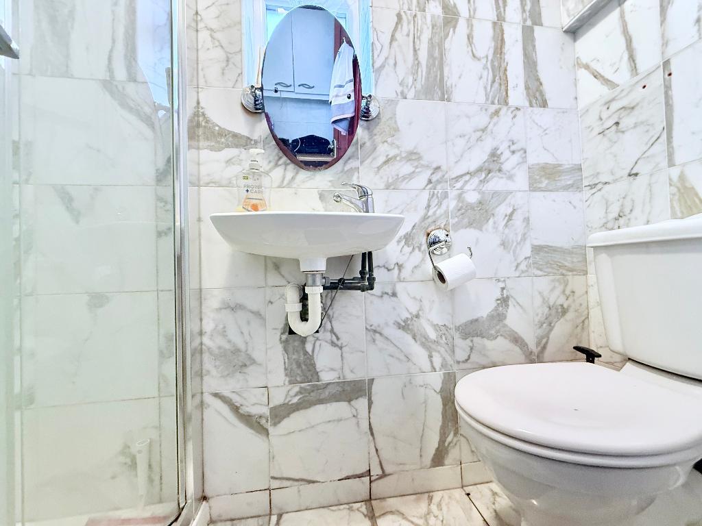 Room Gurney Road in Greater London