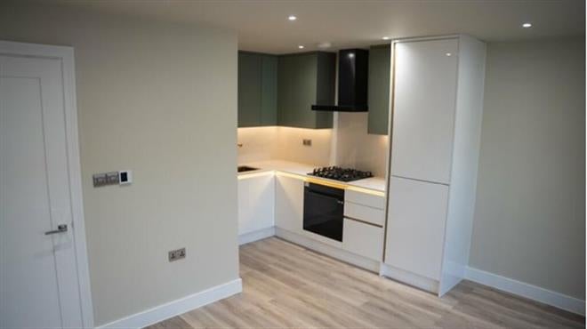 Flat West Wycombe Road in High Wycombe