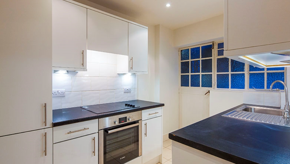 Flat Ixworth Place in Greater London