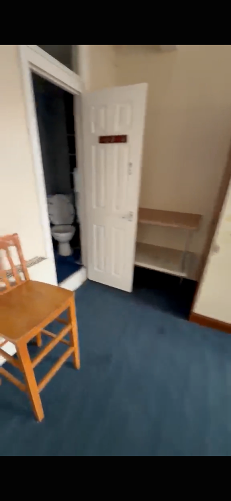 Room Coldharbour Lane in Greater London