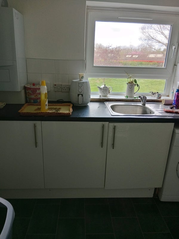Room Renfrew Close in Greater London