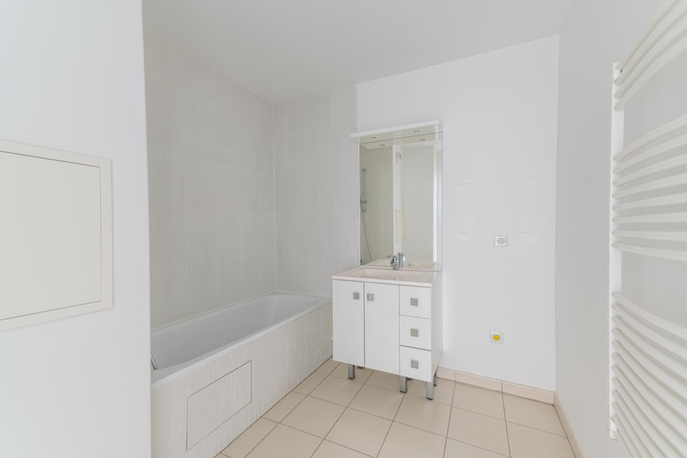 Flat Rue Robespierre in Bagnolet