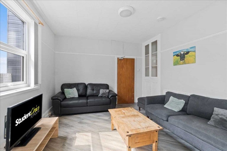 Room Beechwood Avenue in Plymouth