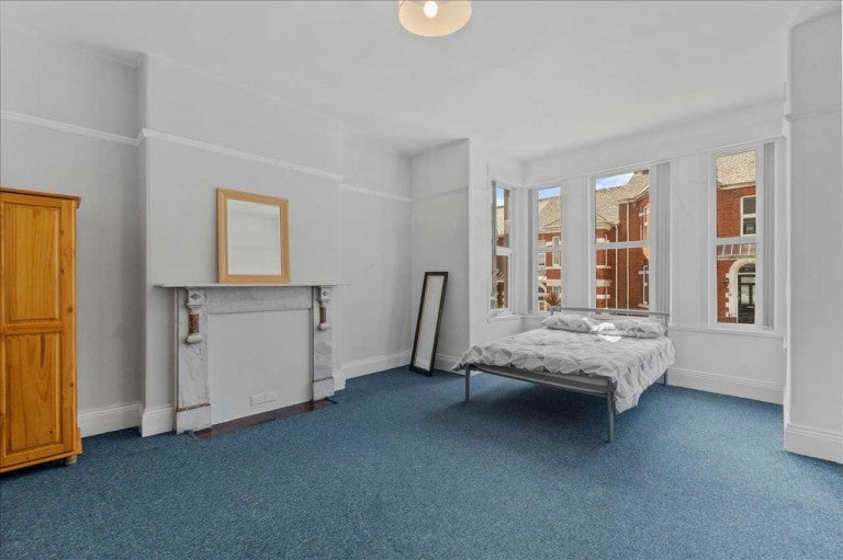 Room Beechwood Avenue in Plymouth