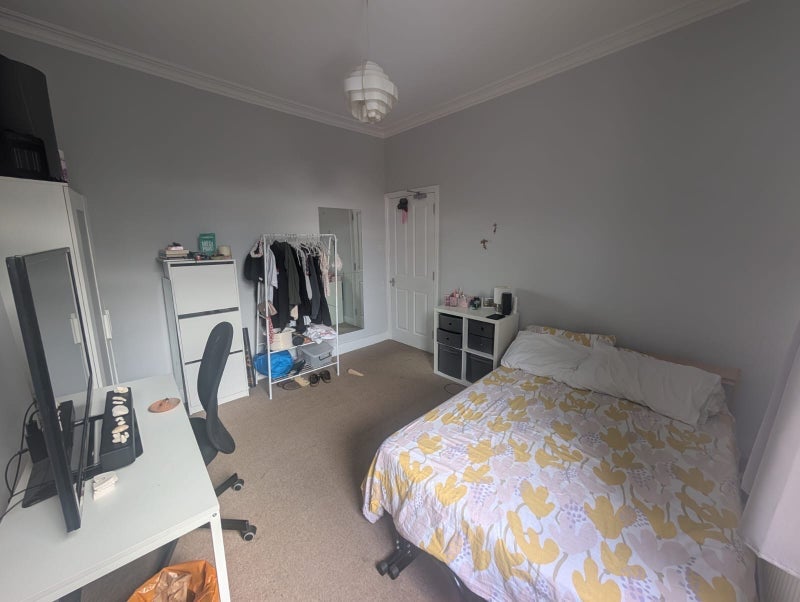 Room Bloemfontein Road in Greater London