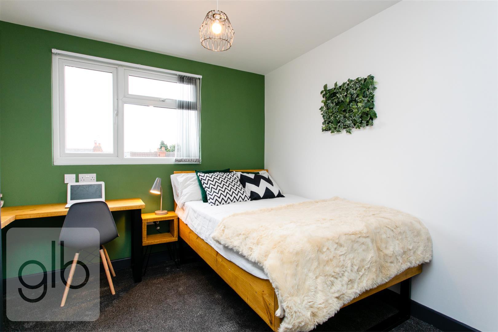 Room Dean Street in Coventry