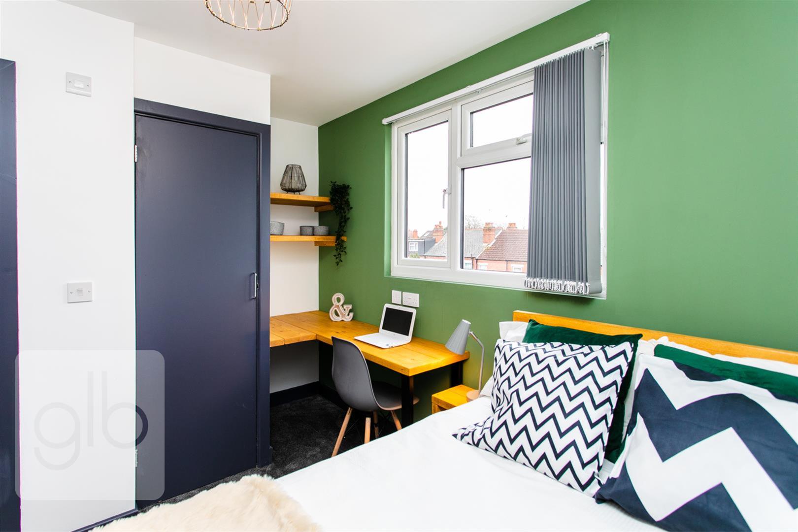 Room Dean Street in Coventry