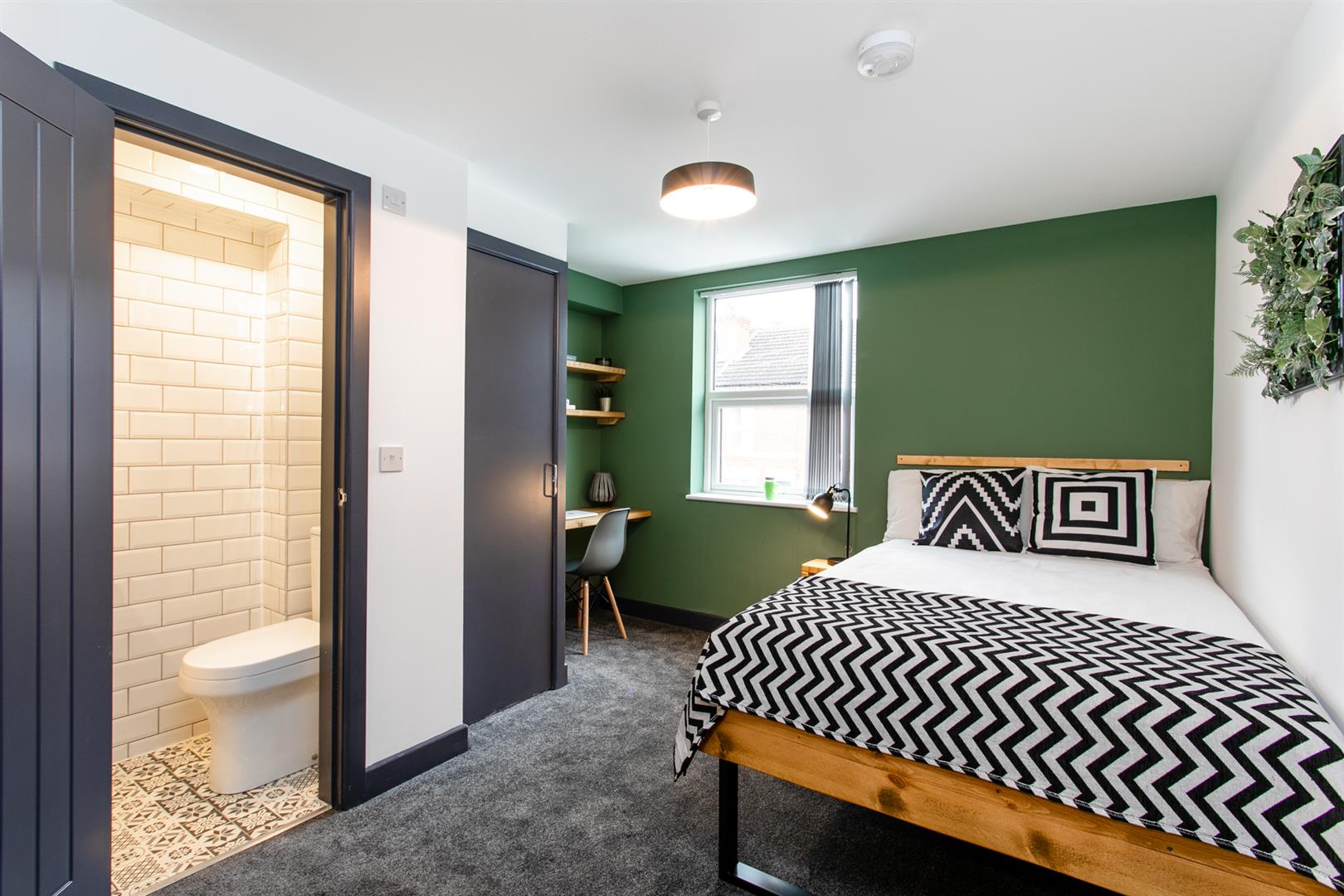 Room Dean Street in Coventry