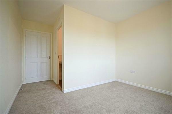 Flat Collis Close in Lichfield