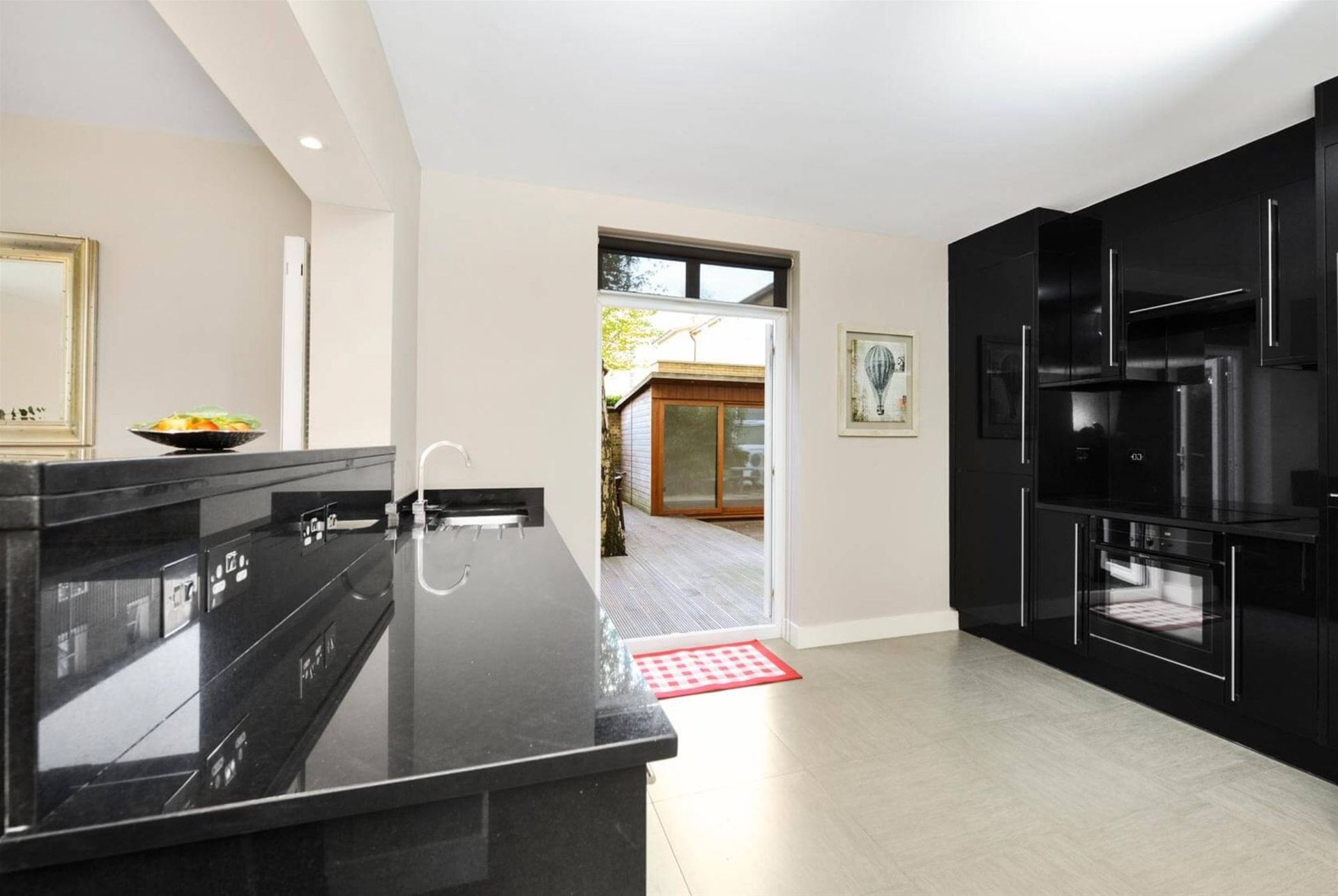 Flat Finchley Road in Greater London