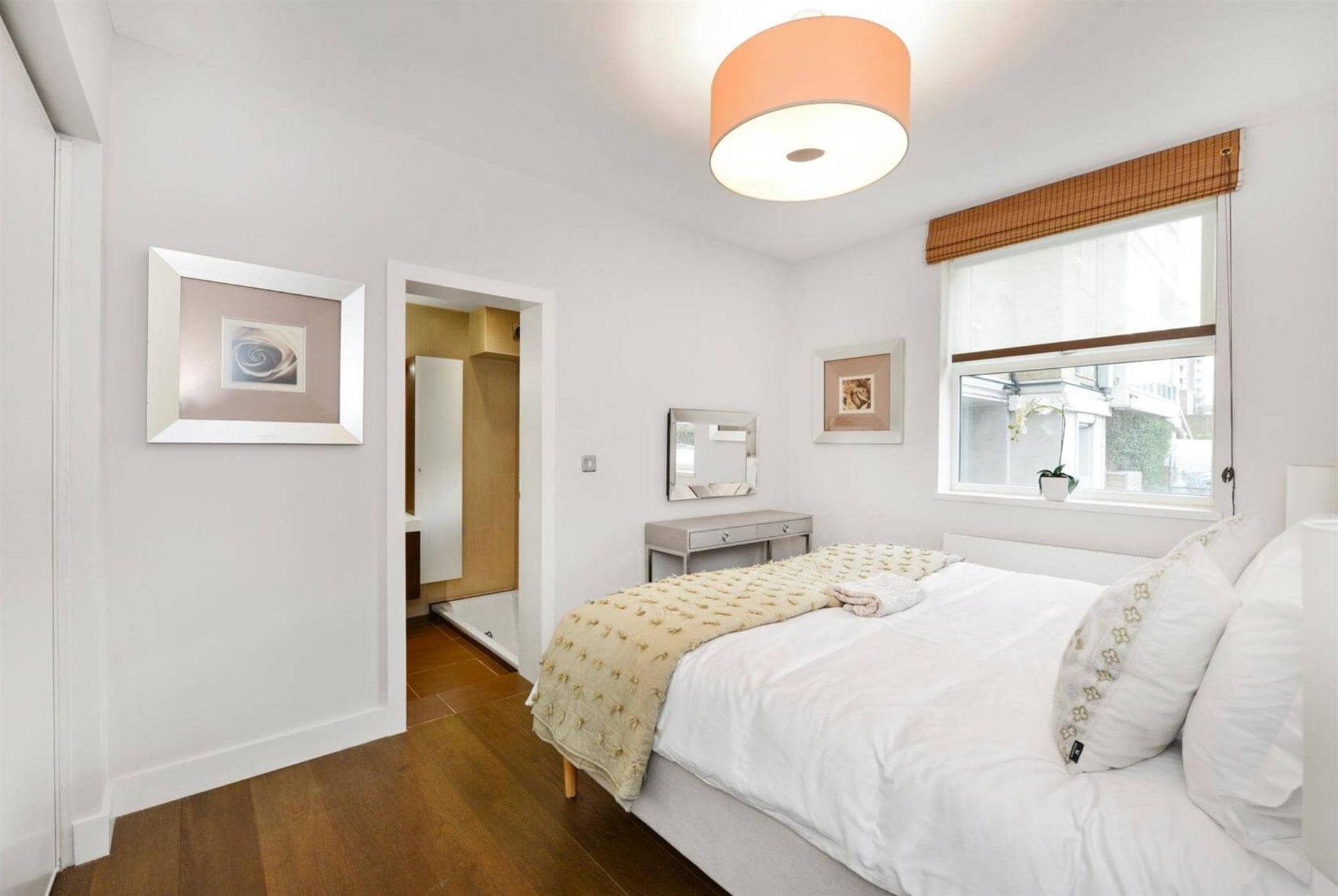 Flat Finchley Road in Greater London