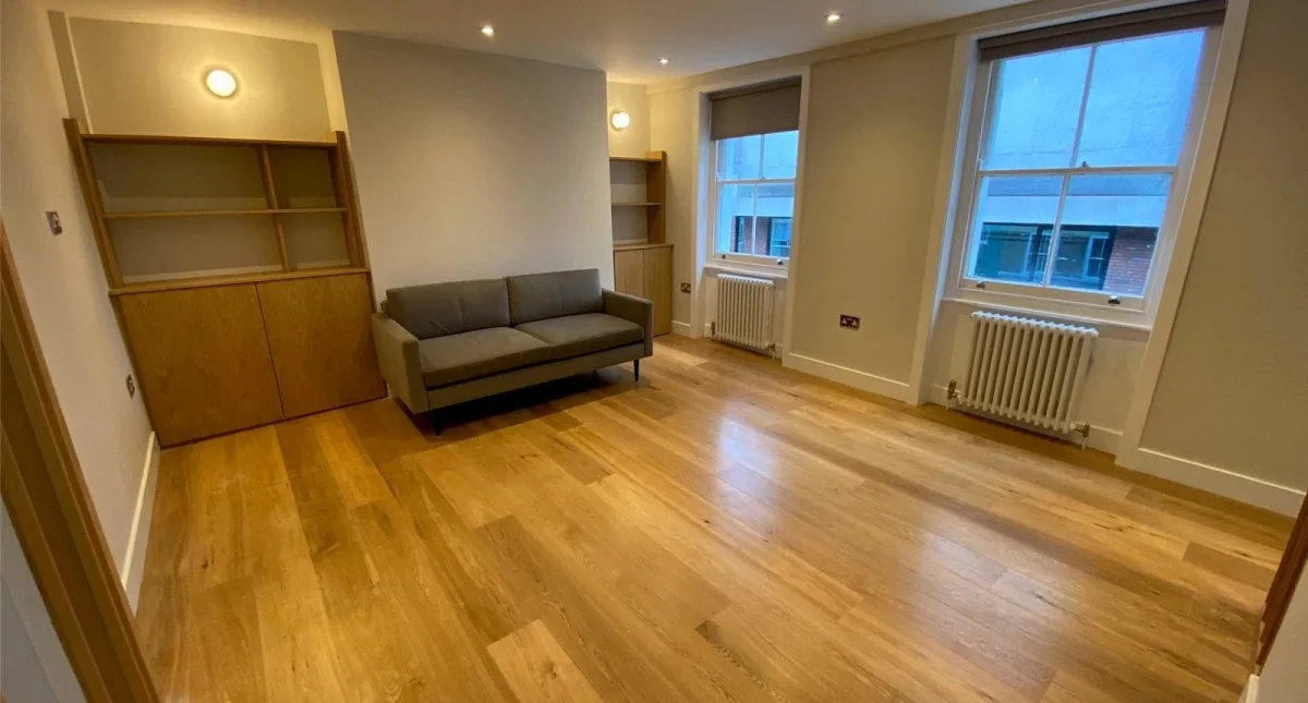 Flat Tottenham Street in Greater London