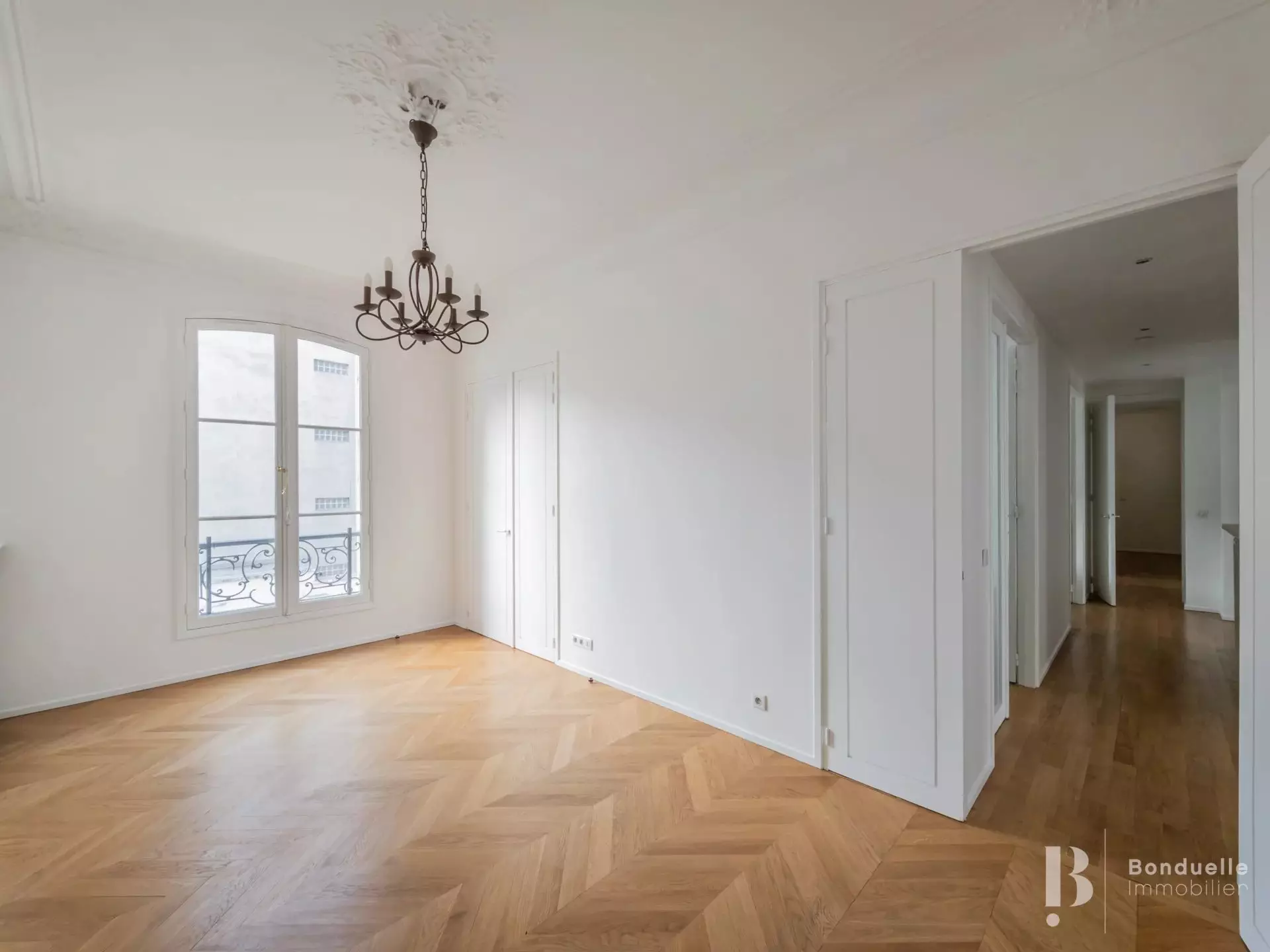 Appartement Rue Lamennais à Paris