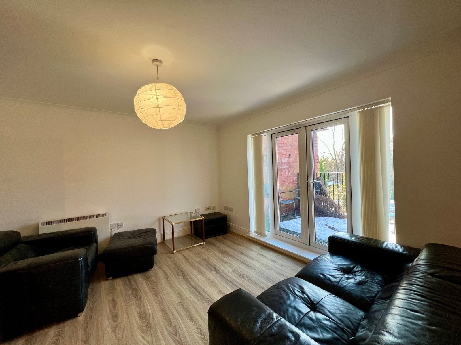 Flat Manor Drive in Leeds