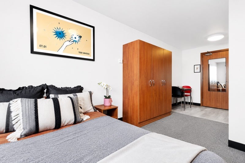 Room Hales Street in Coventry