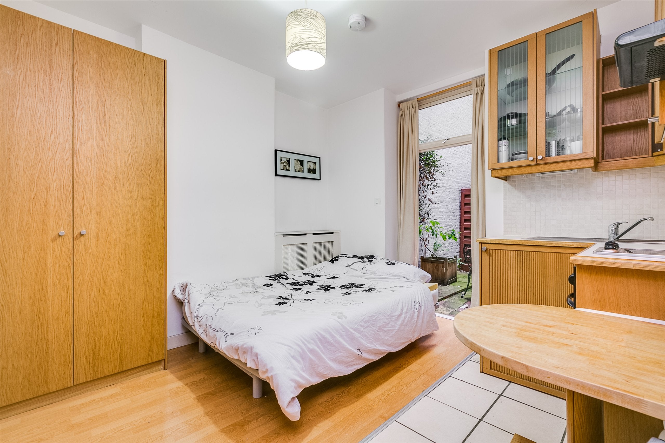 Flat Gloucester Street in City of Westminster
