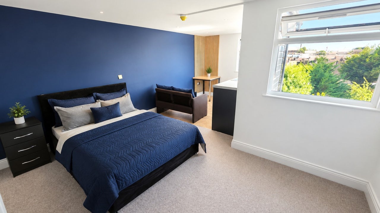 Room Clarendon Road in Luton