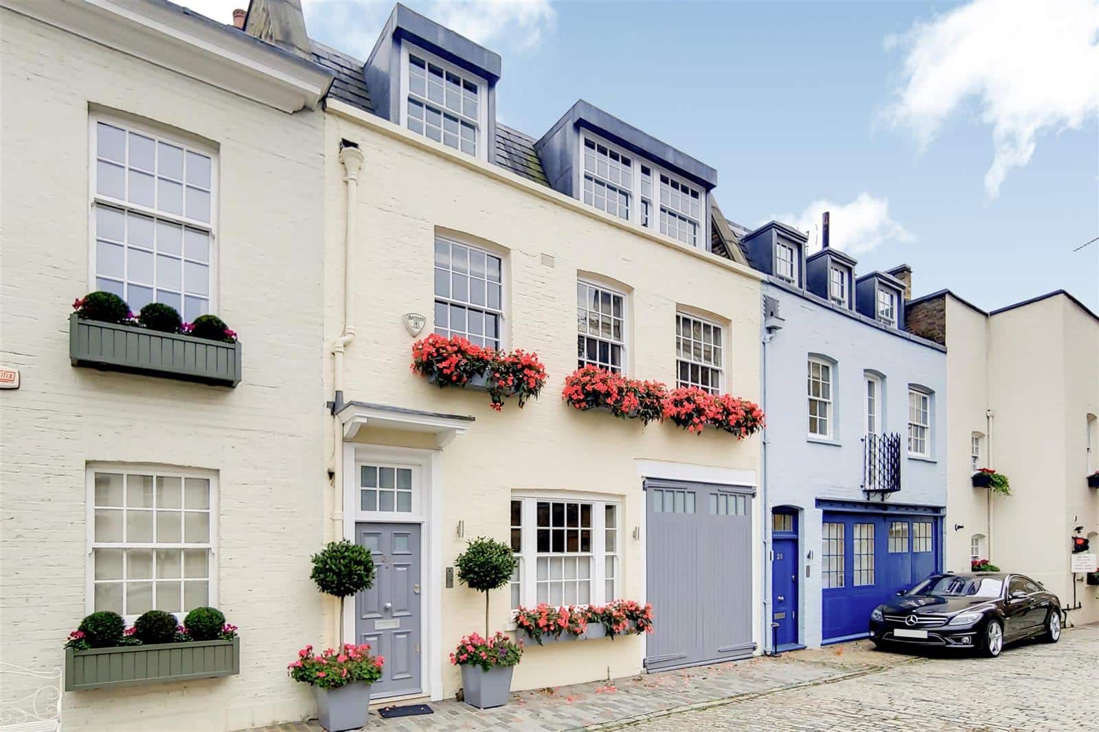 Flat Wilton Row in City of Westminster