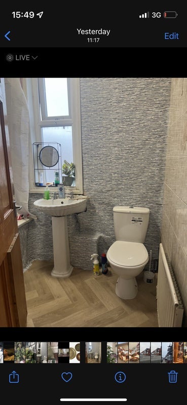 Room Harehills Lane in Leeds