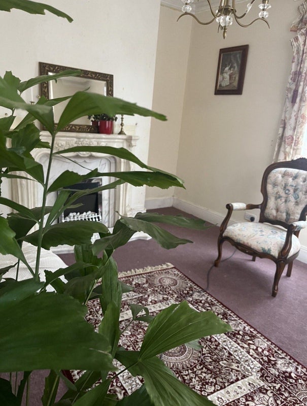 Room Harehills Lane in Leeds