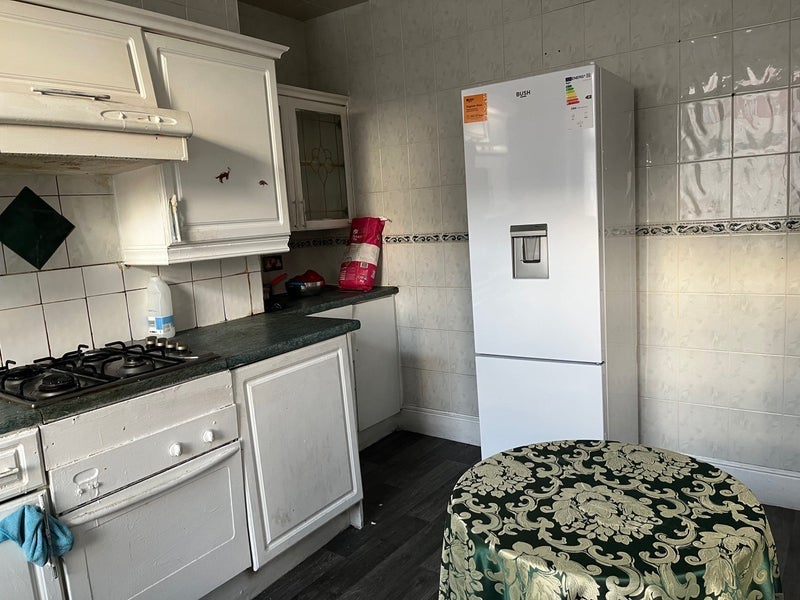 Room Harehills Lane in Leeds