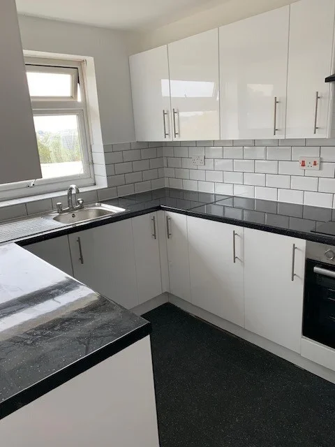 Flat Holdbrook Way in Greater London