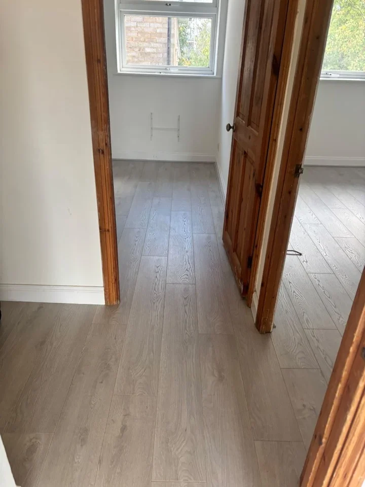 Flat Holdbrook Way in Greater London