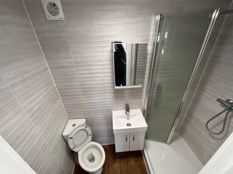 Room Montgomery Close in Greater London