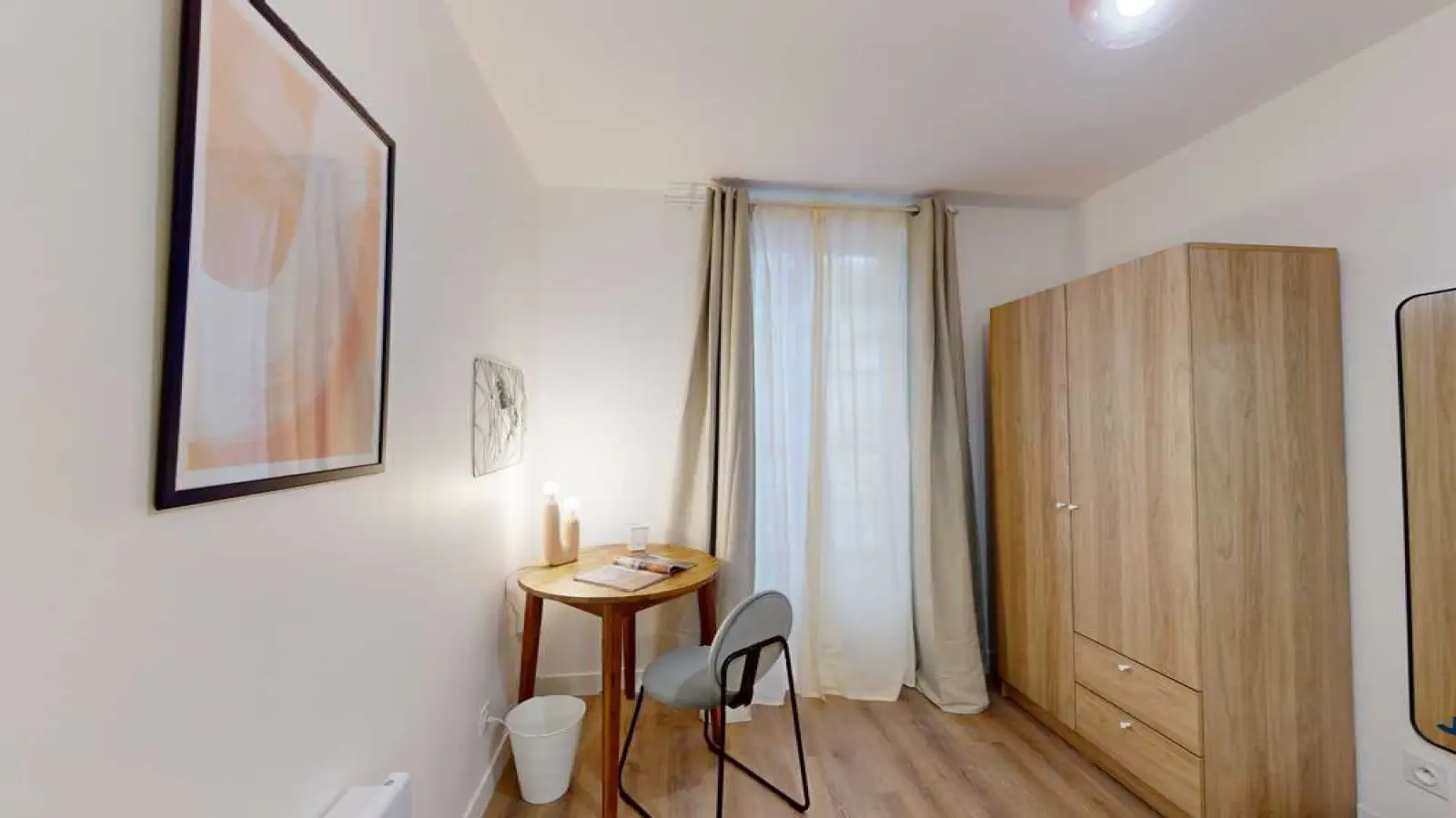 Room Passage Hébrard in Paris