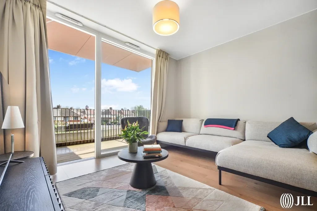 Flat Copperworks Wharf in Greater London