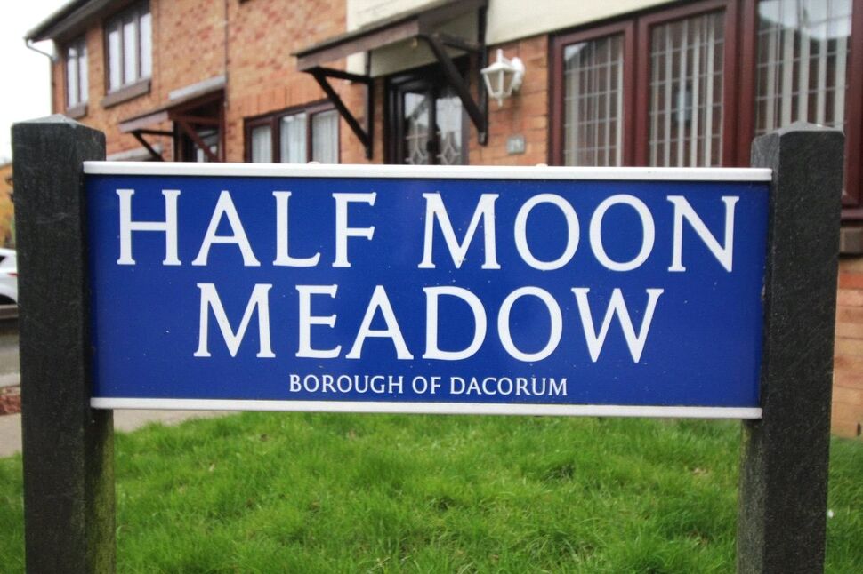 Flat Half Moon Meadow in Dacorum