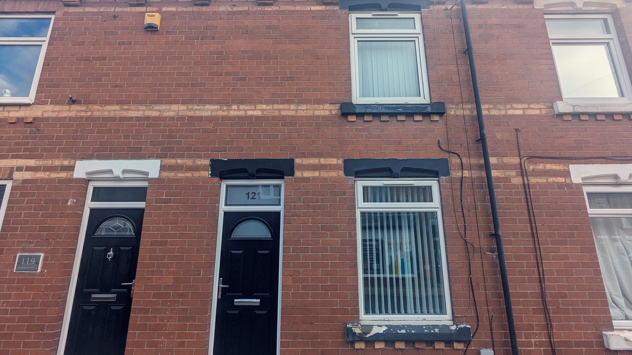 House Smawthorne Grove in Wakefield
