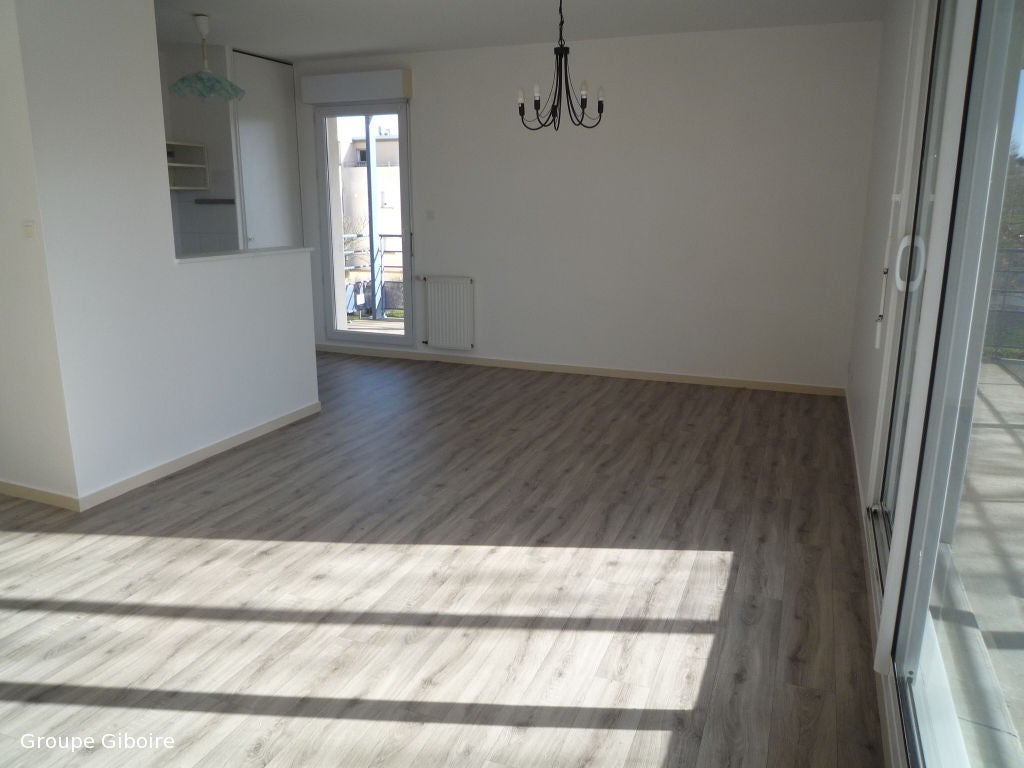 Flat Rue Claude Debussy in Thorigné-Fouillard